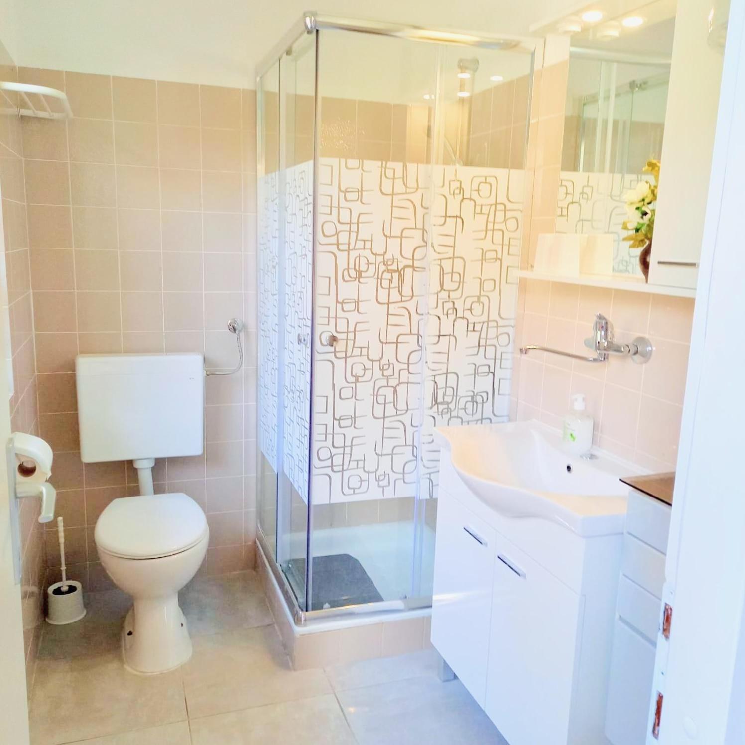 Miabella House - 2 Bedrooms And Terrace Brežice エクステリア 写真